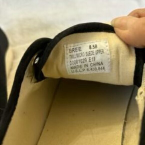 Chaps slip on sneakers in black previously loved size 8-1/5 - Picture 5 of 5